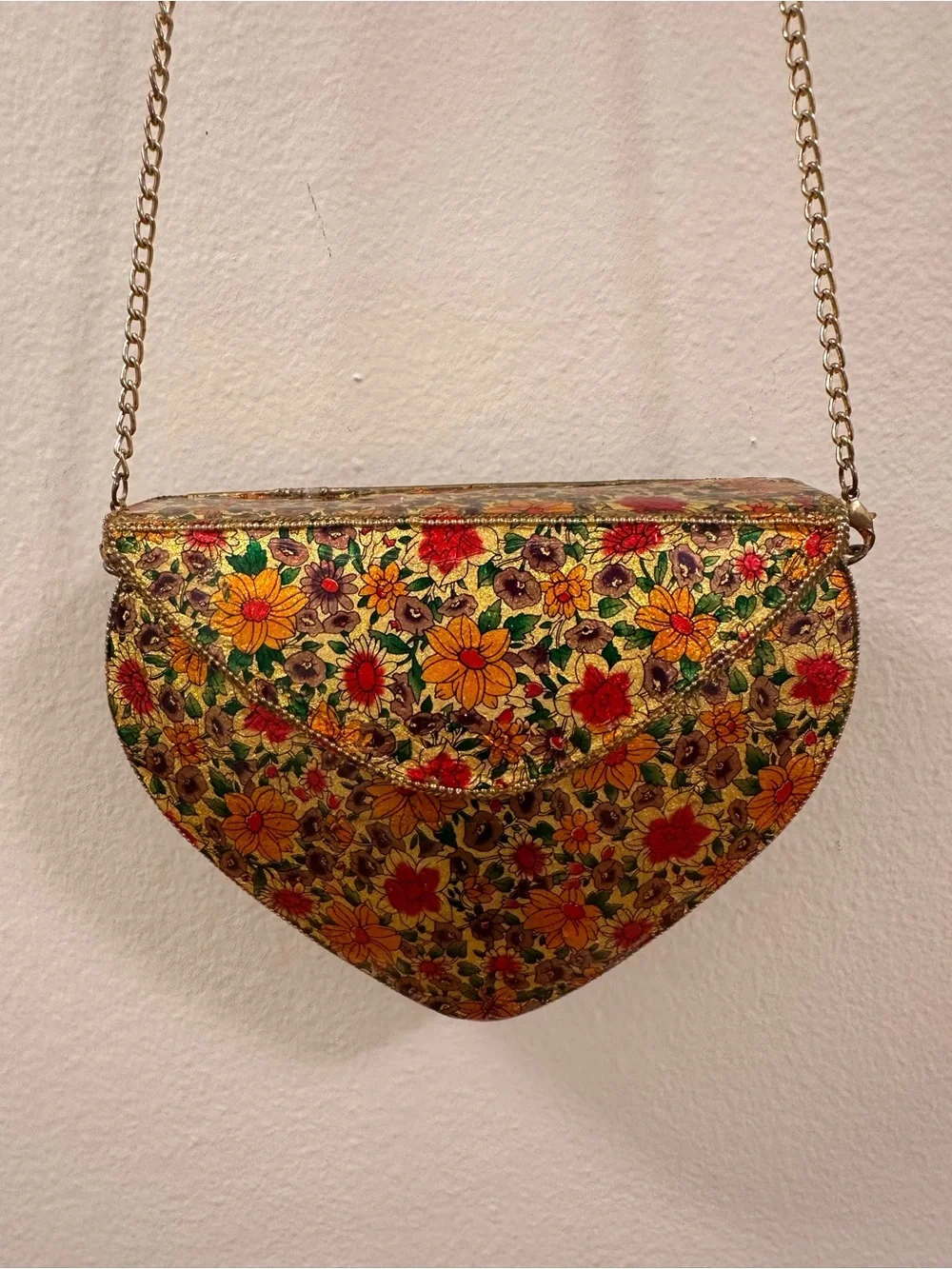 Antik Kraft Gold Floral Heart-Shaped Crossbody Bag with Red and Yellow Flowers